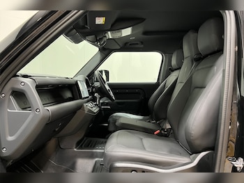 Used Land Rover Defender 2025 for sale - 77005506: Photo