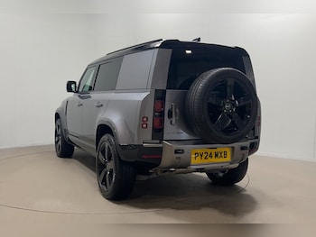 Used Land Rover Defender 2024 for sale - 78953706: Photo
