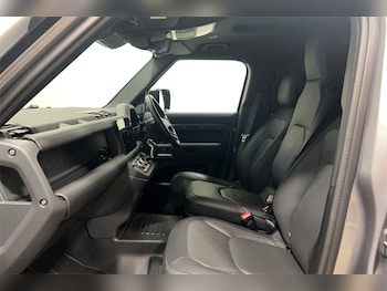 Used Land Rover Defender 2024 for sale - 78953706: Photo