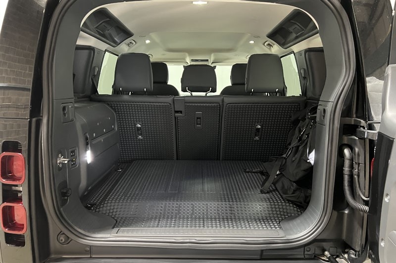 Used Land Rover Defender 2024 for sale - 78028107: Photo 10