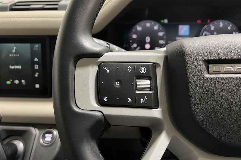 Used Land Rover Defender 2024 for sale - 78028107: Photo 29