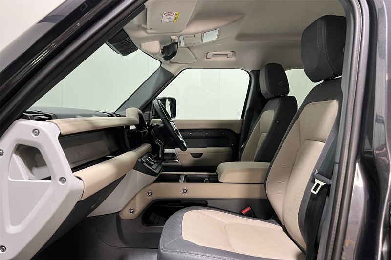 Used Land Rover Defender 2024 for sale - 78028107: Photo 3