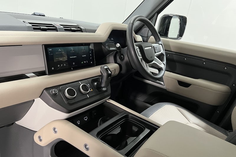 Used Land Rover Defender 2024 for sale - 78028107: Photo 41