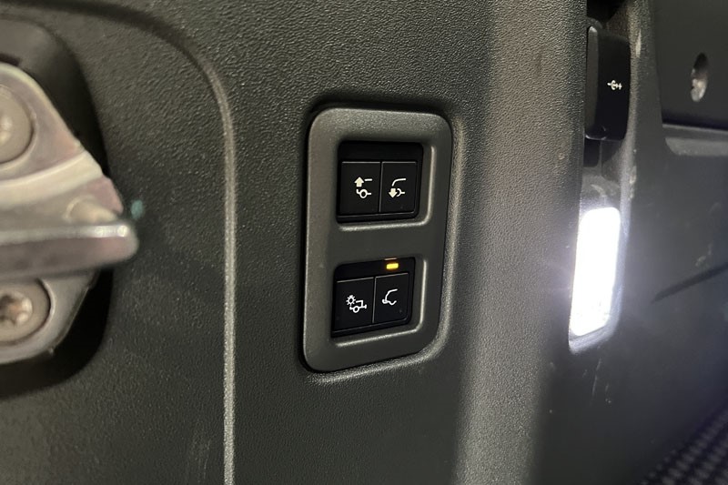 Used Land Rover Defender 2024 for sale - 78028107: Photo 46