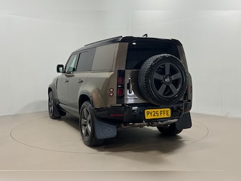 Used Land Rover Defender 2025 for sale - 79021201: Photo
