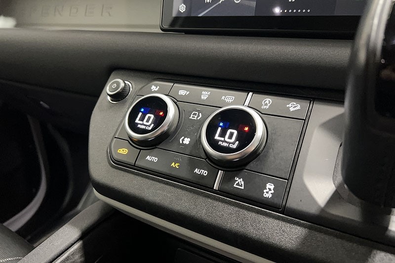 Used Land Rover Defender 2022 for sale - 78105817: Photo 31