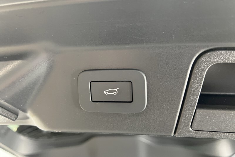 Used Land Rover Range Rover Velar 2024 for sale - 76981909: Photo 40