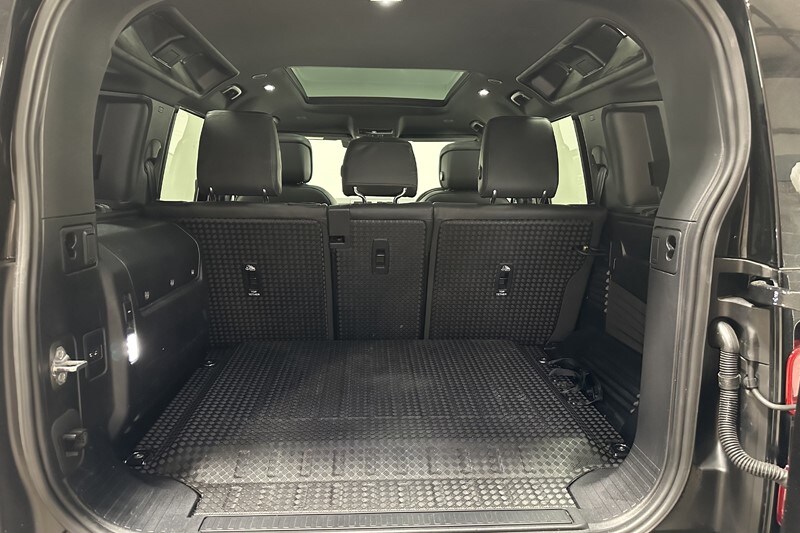 Used Land Rover Defender 2024 for sale - 78131487: Photo 11