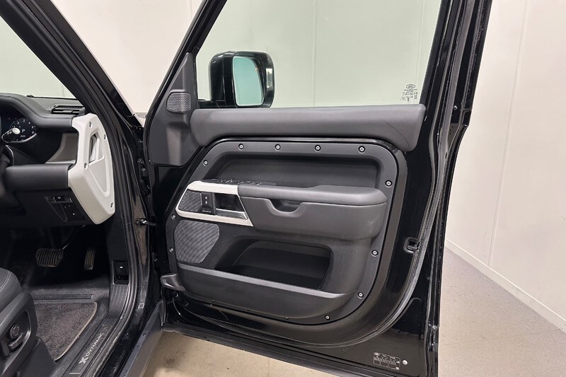 Used Land Rover Defender 2024 for sale - 78131487: Photo 22