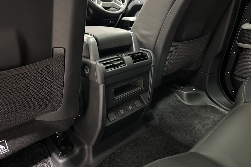Used Land Rover Defender 2024 for sale - 78131487: Photo 44
