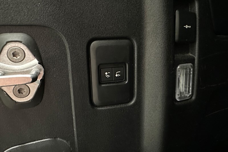 Used Land Rover Defender 2024 for sale - 78131487: Photo 46