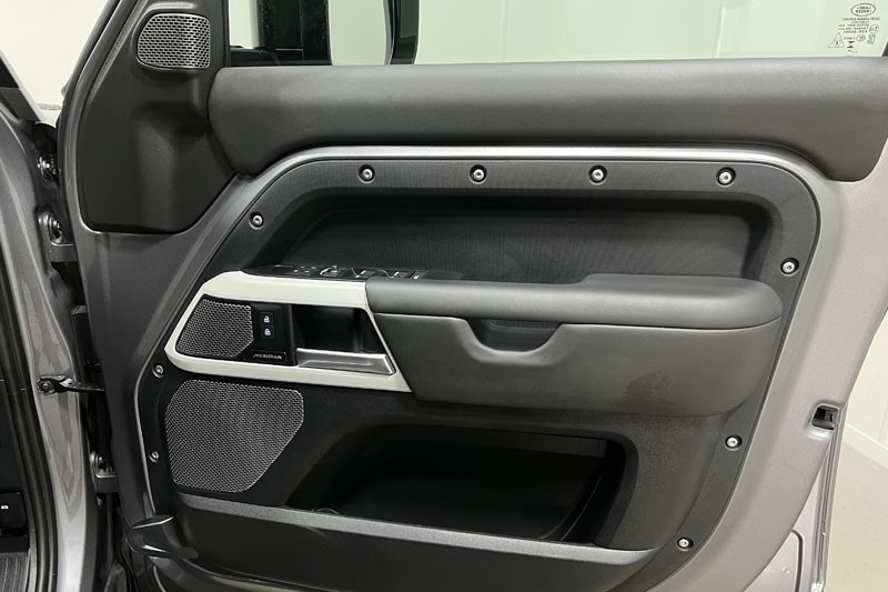 Used Land Rover Defender 2024 for sale - 77965398: Photo 21