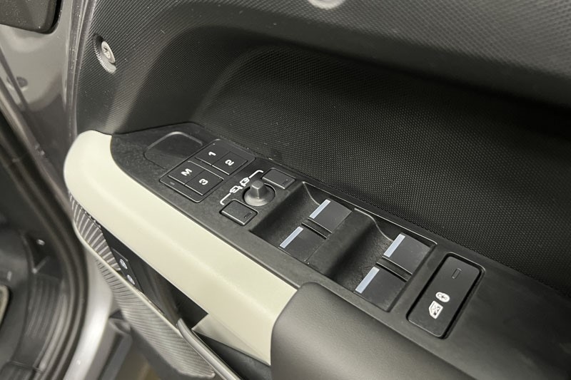 Used Land Rover Defender 2024 for sale - 77965398: Photo 23