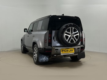 Used Land Rover Defender 2024 for sale - 77965398: Photo