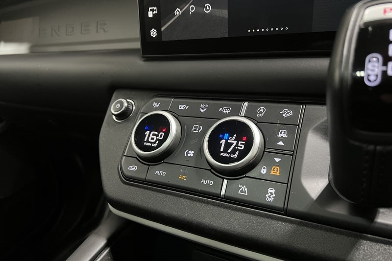 Used Land Rover Defender 2024 for sale - 77965398: Photo 32