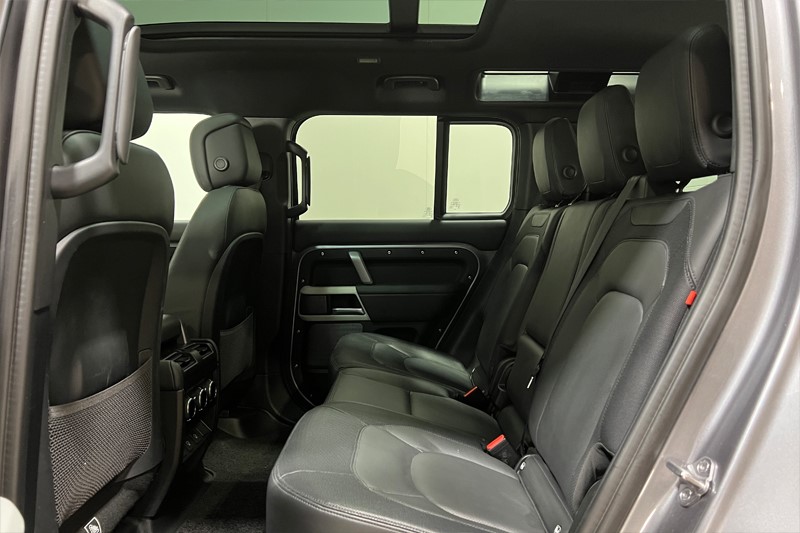 Used Land Rover Defender 2024 for sale - 77965398: Photo 4