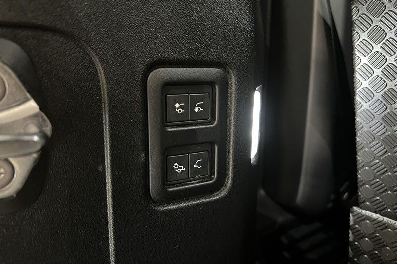 Used Land Rover Defender 2024 for sale - 77965398: Photo 45