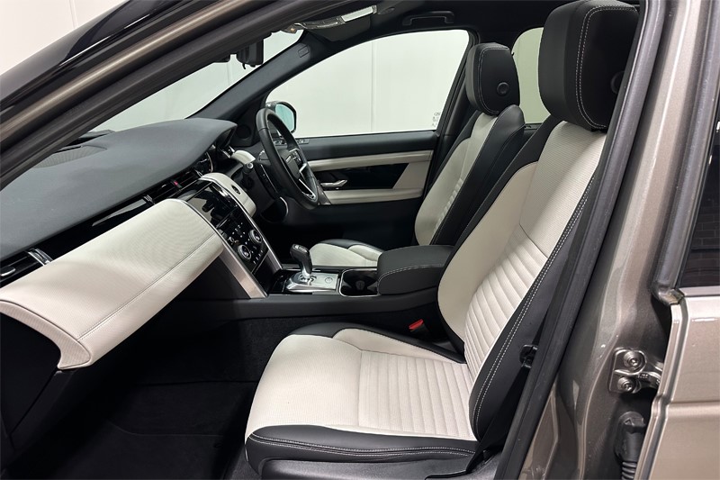 Used Land Rover Discovery Sport 2023 for sale - 77888382: Photo 3