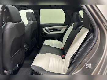 Used Land Rover Discovery Sport 2023 for sale - 77888382: Photo