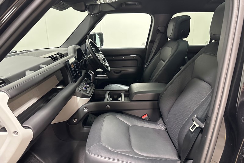 Used Land Rover Defender 2024 for sale - 78190459: Photo 4