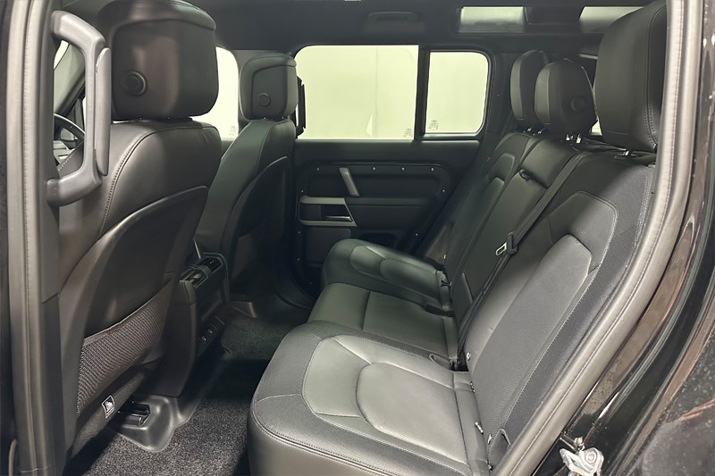 Used Land Rover Defender 2024 for sale - 78190459: Photo 5