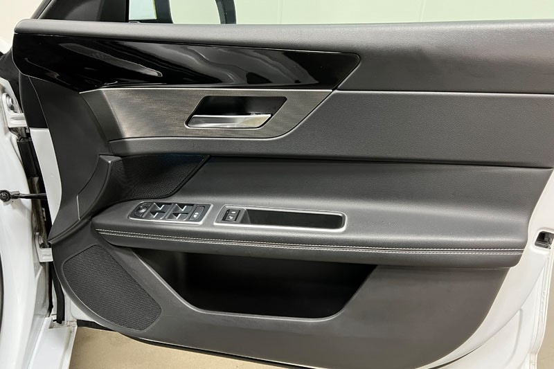 Used Jaguar XF 2019 for sale - 77151621: Photo 21