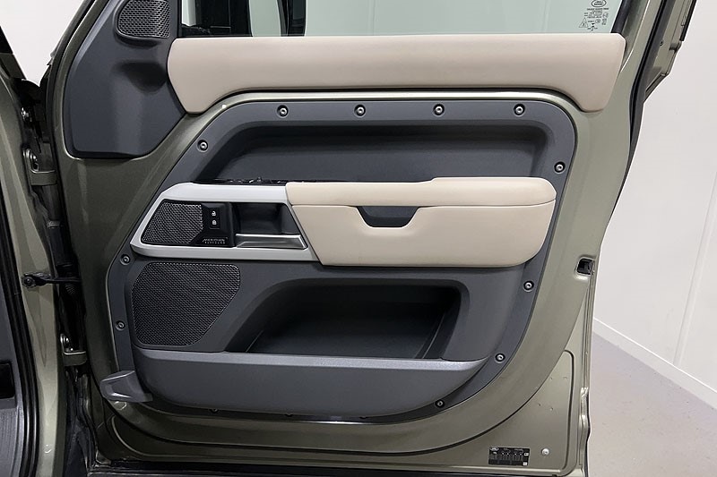 Used Land Rover Defender 2023 for sale - 77973669: Photo 21