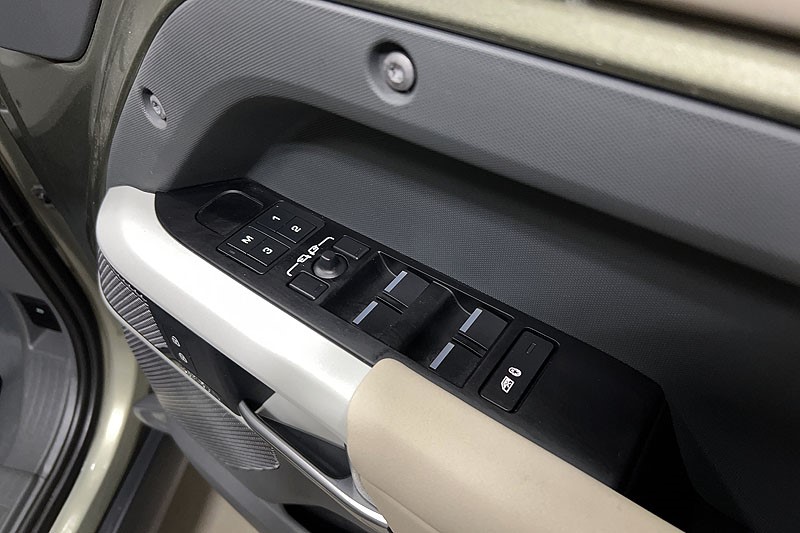 Used Land Rover Defender 2023 for sale - 77973669: Photo 23