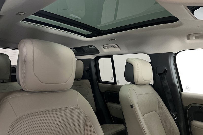 Used Land Rover Defender 2023 for sale - 77973669: Photo 27