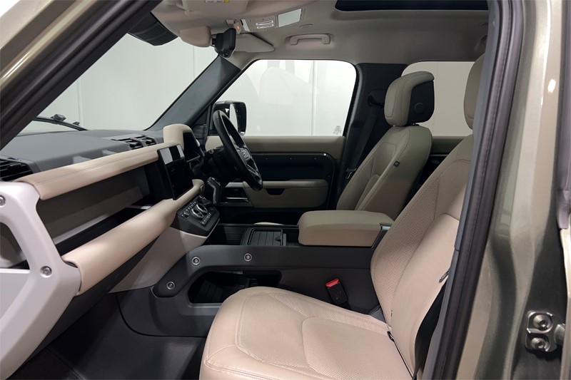 Used Land Rover Defender 2023 for sale - 77973669: Photo 3