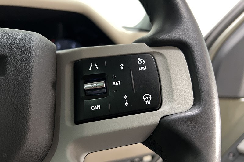 Used Land Rover Defender 2023 for sale - 77973669: Photo 30