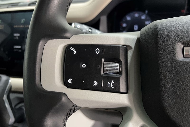 Used Land Rover Defender 2023 for sale - 77973669: Photo 31