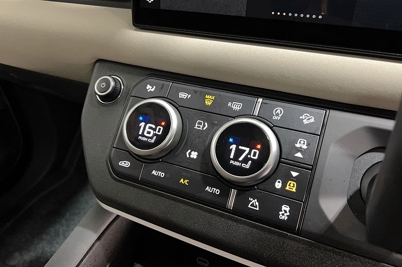 Used Land Rover Defender 2023 for sale - 77973669: Photo 34