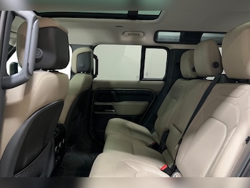 Used Land Rover Defender 2023 for sale - 77973669: Photo