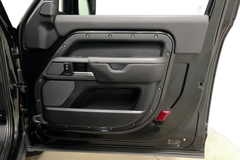 Used Land Rover Defender 2024 for sale - 77665226: Photo 21