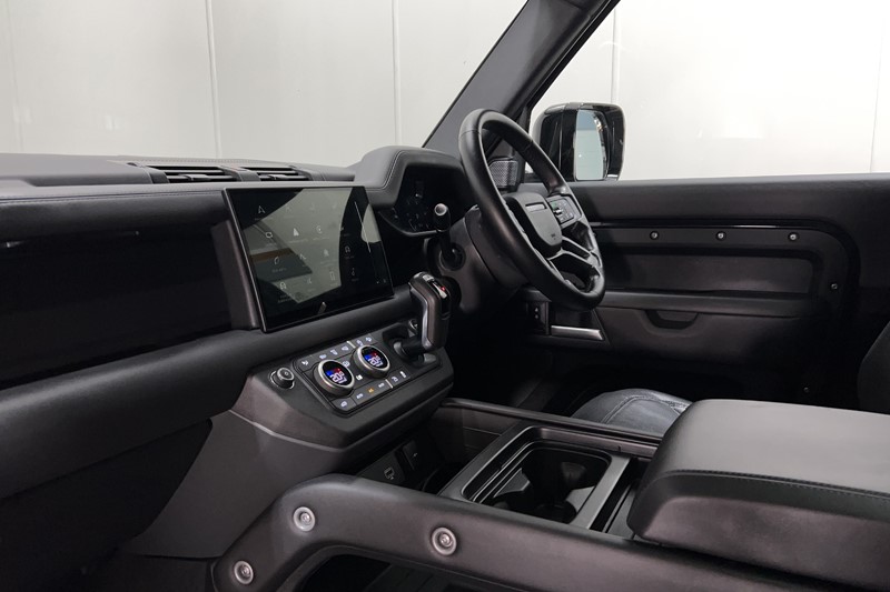 Used Land Rover Defender 2024 for sale - 77665226: Photo 44