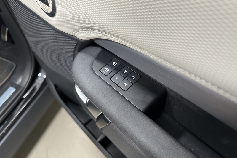 Used Land Rover Discovery 2025 for sale - 77988563: Photo 22