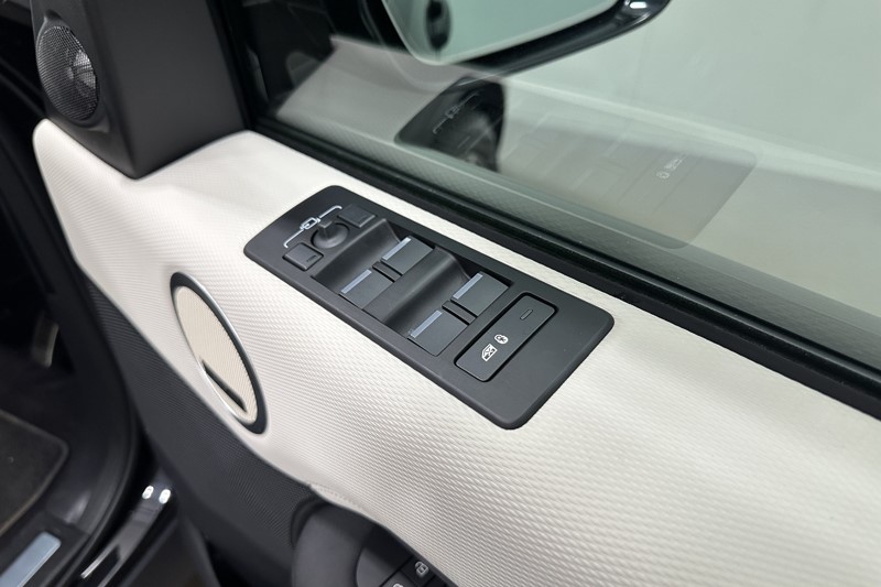 Used Land Rover Discovery 2025 for sale - 77988563: Photo 23