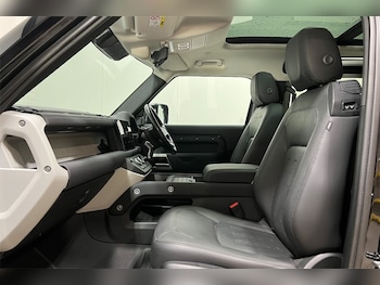 Used Land Rover Defender 2022 for sale - 78499595: Photo