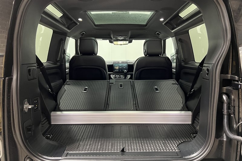 Used Land Rover Defender 2023 for sale - 76982348: Photo 10