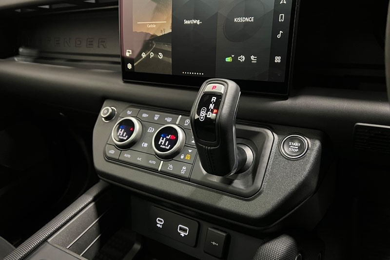 Used Land Rover Defender 2023 for sale - 76982348: Photo 13