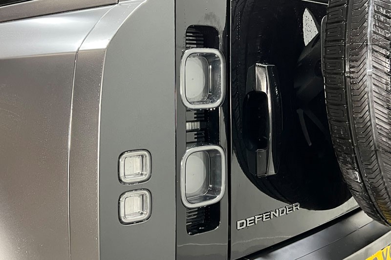 Used Land Rover Defender 2023 for sale - 76982348: Photo 19