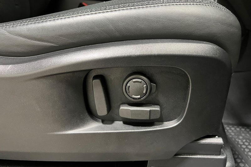 Used Land Rover Defender 2023 for sale - 76982348: Photo 25