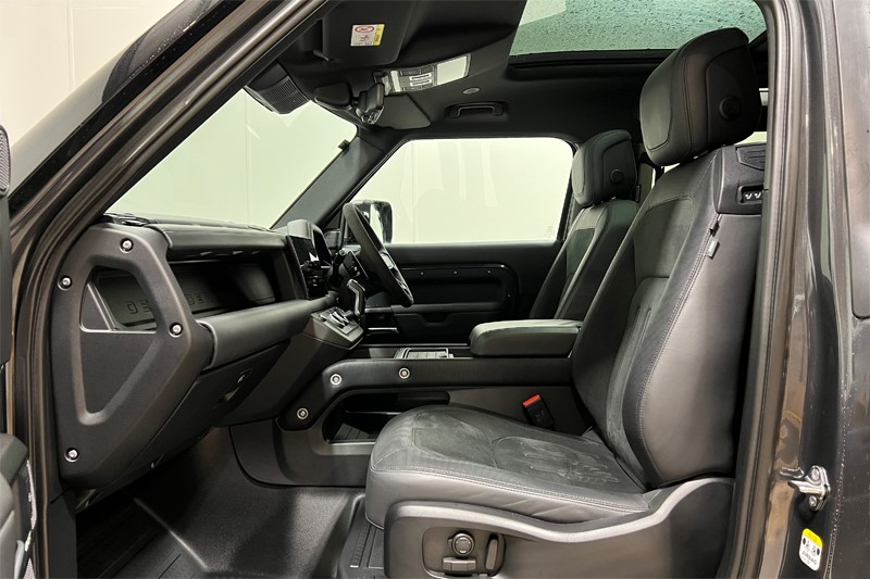 Used Land Rover Defender 2023 for sale - 76982348: Photo 3