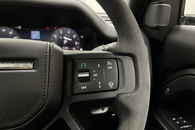 Used Land Rover Defender 2023 for sale - 76982348: Photo 30