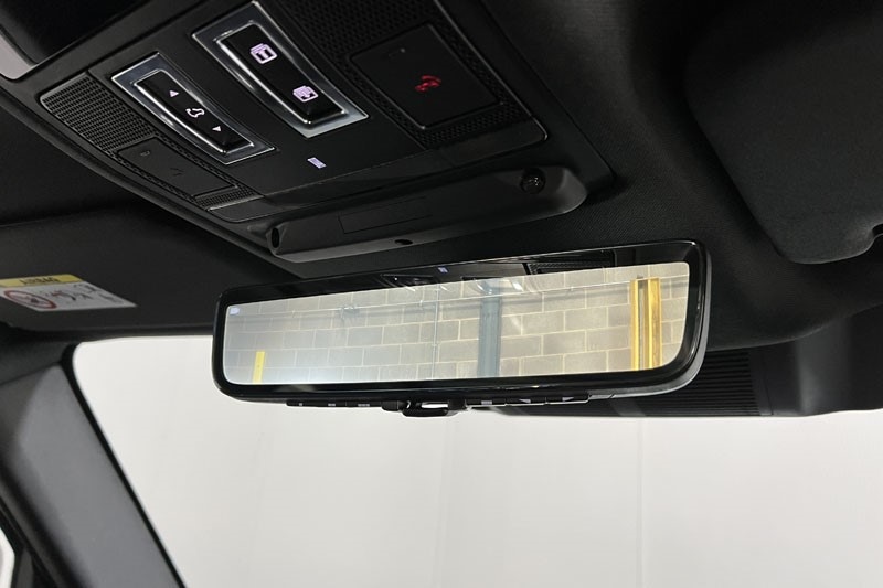 Used Land Rover Defender 2023 for sale - 76982348: Photo 32