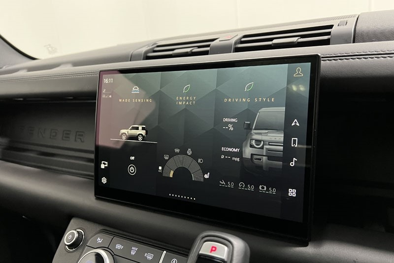 Used Land Rover Defender 2023 for sale - 76982348: Photo 38