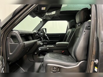 Used Land Rover Defender 2023 for sale - 76982348: Photo