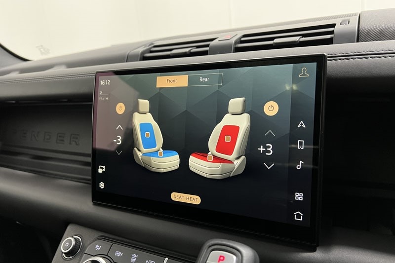 Used Land Rover Defender 2023 for sale - 76982348: Photo 41