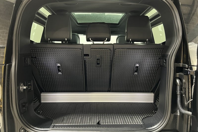 Used Land Rover Defender 2023 for sale - 76982348: Photo 48